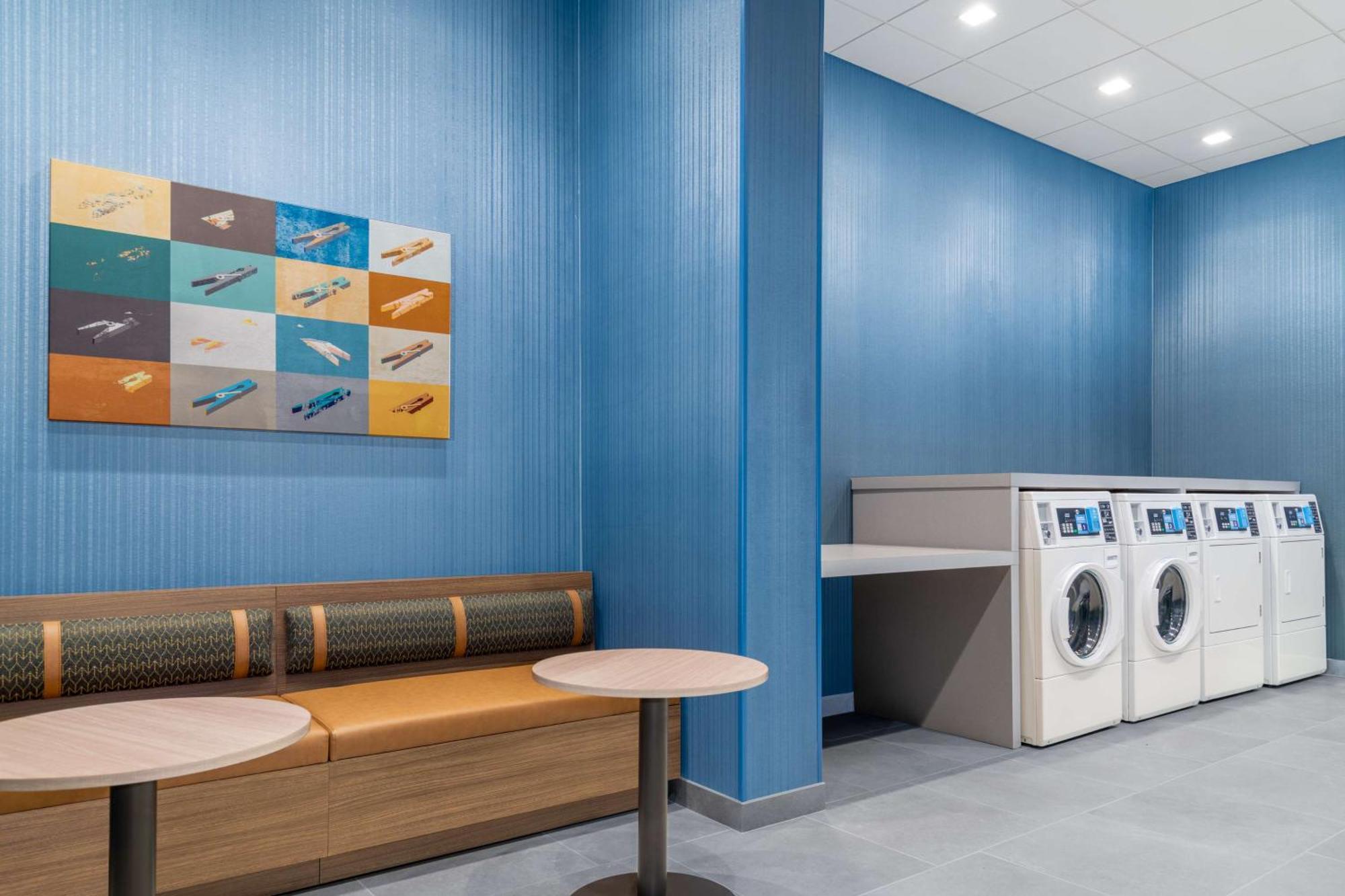 Homewood Suites By Hilton Holland Kültér fotó